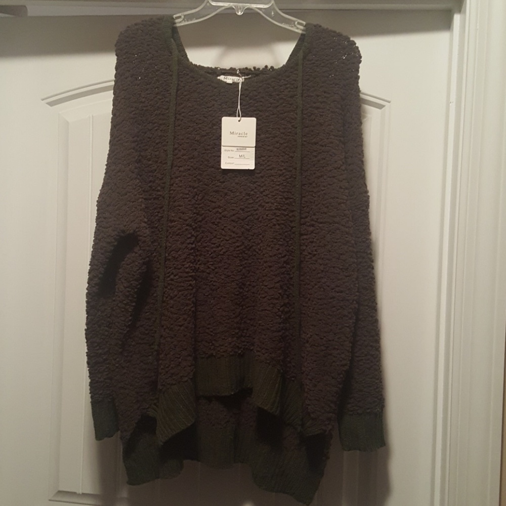Sweater NWT